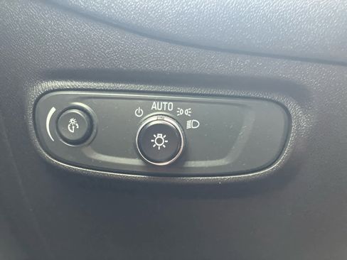 Used 2022 Chevrolet Equinox RS w/ RS Leather Package FWD image 16