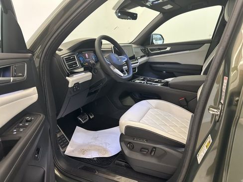 New 2026 Volkswagen Atlas Cross Sport SEL Premium R-Line AWD/4WD image 9
