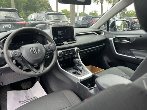 Used 2024 Toyota RAV4 XLE FWD image 30