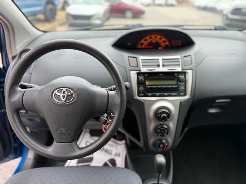 Used 2010 Toyota Yaris 2-Door Hatchback image 15