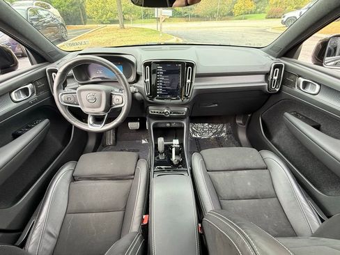 Used 2021 Volvo XC40 P8 Recharge w/ Advanced Package image 20