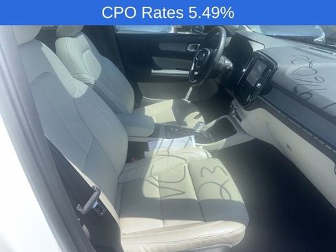 Certified 2023 Volvo XC40 B5 Plus w/ Driver Assist Package AWD/4WD image 4