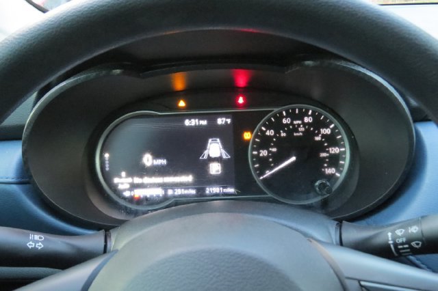 Used 2025 Nissan Versa SV w/ Trunk Package FWD image 19