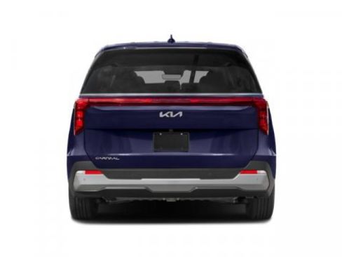 Used 2025 Kia Carnival image 8