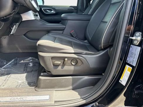 Used 2023 GMC Yukon XL SLT RWD image 16
