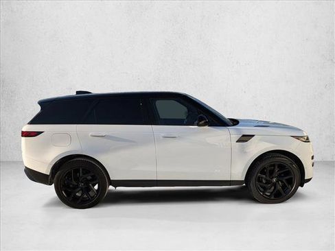 Used 2024 Land Rover Range Rover Sport SE image 4