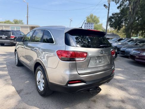 Used 2017 Kia Sorento LX FWD image 6