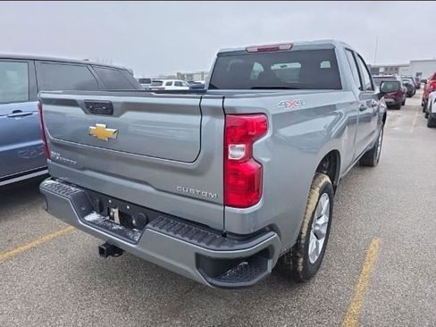 Used 2025 Chevrolet Silverado 1500 Custom image 4