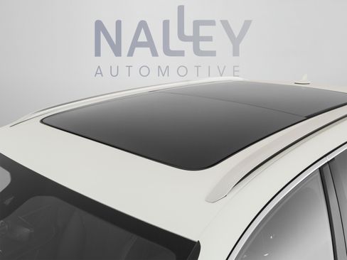 Used 2018 Bentley Bentayga AWD/4WD image 57
