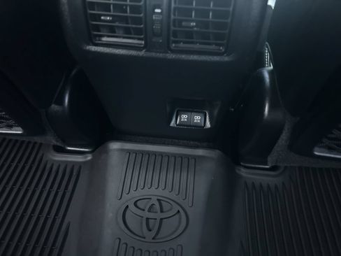 Used 2021 Toyota 4Runner Limited AWD/4WD image 26