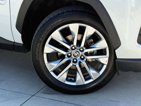 Used 2022 Toyota RAV4 Limited FWD image 2