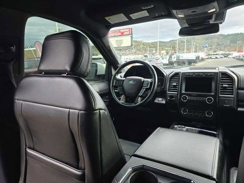 Used 2020 Ford Expedition Limited image 10