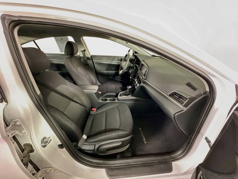 Used 2019 Hyundai Elantra SE w/ Cargo Package FWD image 31