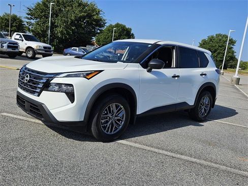 New 2026 Nissan Rogue S image 3