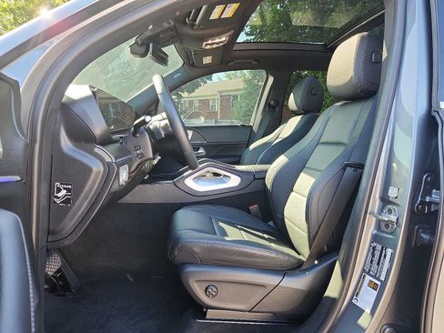 Used 2025 Mercedes-Benz GLE 450e 4MATIC image 13