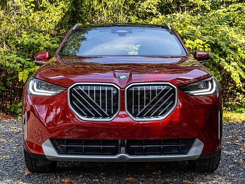 Used 2025 BMW X3 xDrive30i w/ Premium Package image 2