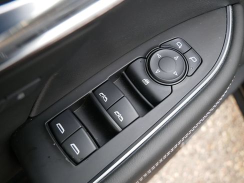 Used 2023 Buick Envision Avenir AWD/4WD image 14