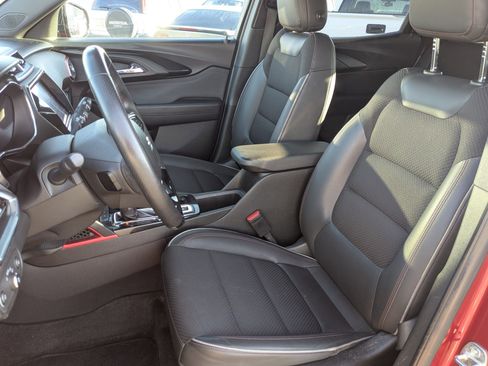 Used 2021 Chevrolet TrailBlazer RS w/ Technology Package image 29