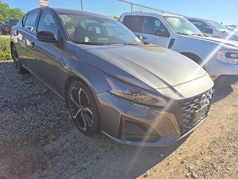 Used 2023 Nissan Altima 2.5 SR image 4