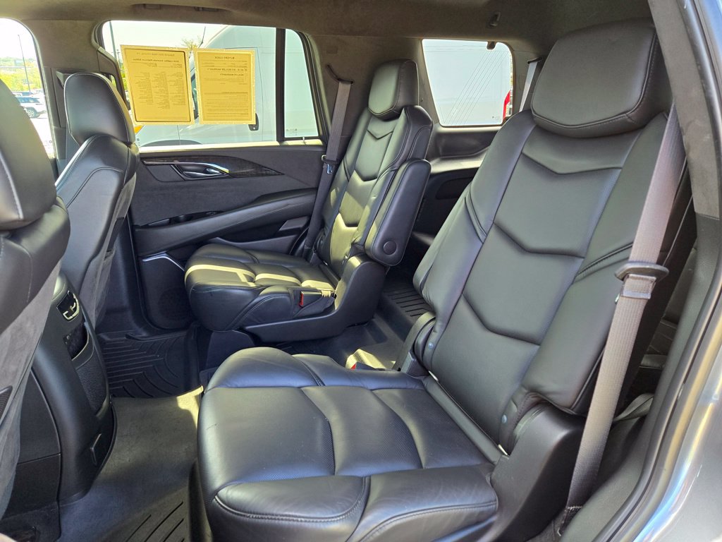 Used 2020 Cadillac Escalade Platinum w/ Escalade Sport Edition AWD/4WD image 26