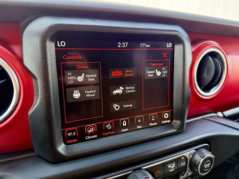Used 2023 Jeep Wrangler Unlimited Rubicon w/ Dual Top Group AWD/4WD image 32
