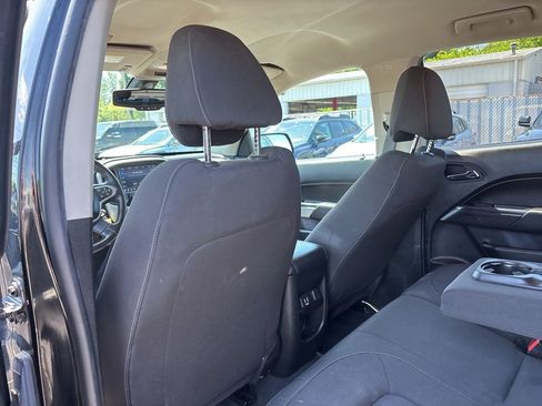 Used 2022 Chevrolet Colorado LT AWD/4WD image 25