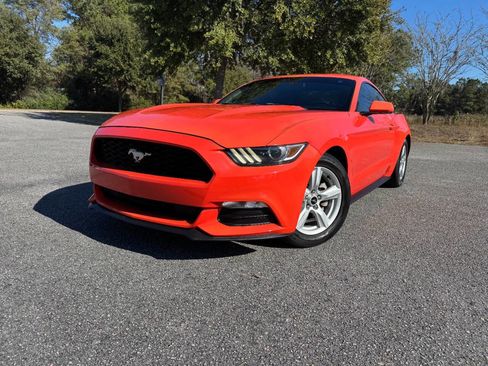 Used 2015 Ford Mustang V6 2dr Fastback image 31