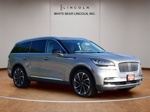 Used 2023 Lincoln Aviator Reserve w/ Equipment Group 201A image 7