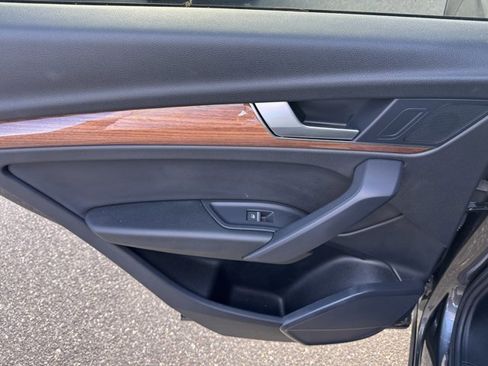 Certified 2022 Audi Q5 2.0T Premium w/ Convenience Package image 34