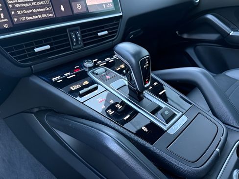 Used 2019 Porsche Cayenne AWD/4WD image 28
