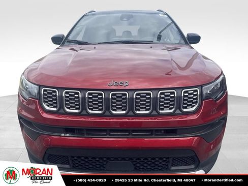 Used 2025 Jeep Compass Limited AWD/4WD image 2