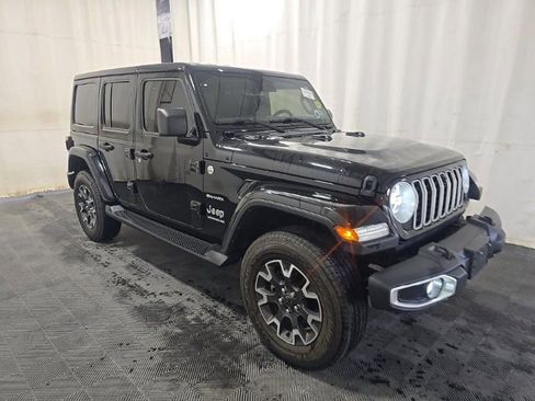 Used 2024 Jeep Wrangler Unlimited Sahara w/ Technology Group AWD/4WD image 3