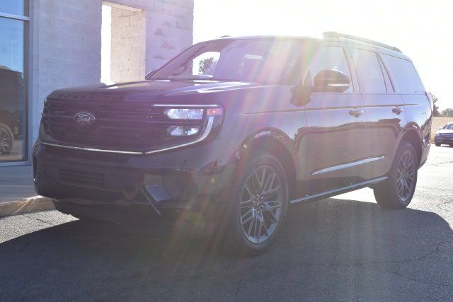 Used 2025 Ford Expedition Platinum w/ Stealth Performance Package AWD/4WD image 20