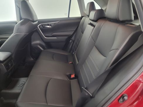 Certified 2020 Toyota RAV4 XLE Premium AWD/4WD image 13
