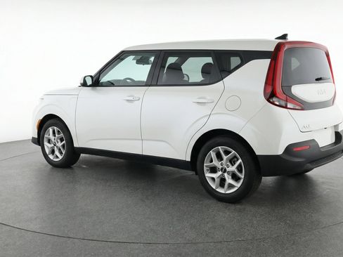 Used 2025 Kia Soul LX w/ LX Technology Package image 6