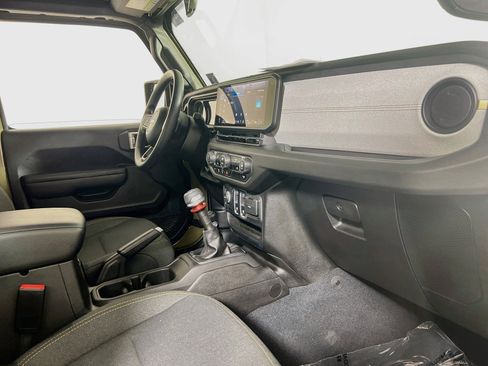 Used 2025 Jeep Wrangler Sport image 26