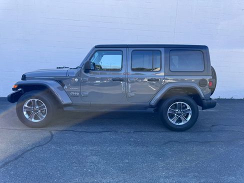 Used 2021 Jeep Wrangler Unlimited Sahara w/ Uconnect 4C Nav & Sound Group image 2