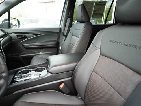 Certified 2024 Honda Passport Black Edition image 10