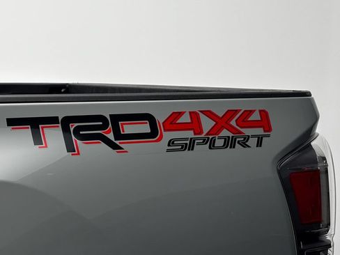 Used 2022 Toyota Tacoma TRD Sport AWD/4WD image 9