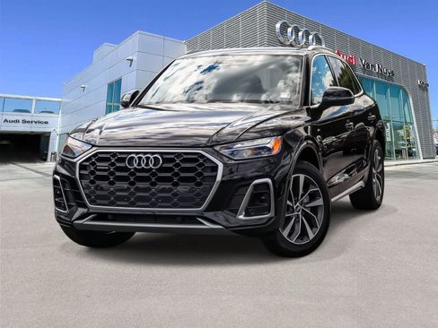 Used 2023 Audi Q5 2.0T Premium w/ Convenience Package AWD/4WD image 1