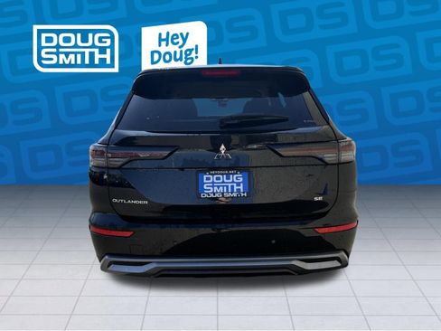 New 2026 Mitsubishi Outlander SE image 3