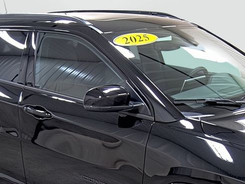 Used 2025 Jeep Compass Limited w/ High Altitude Package AWD/4WD image 15