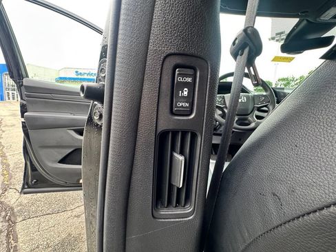 Used 2024 Honda Odyssey Sport image 26