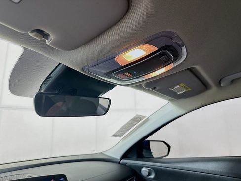 Used 2022 Hyundai Elantra SEL FWD image 18