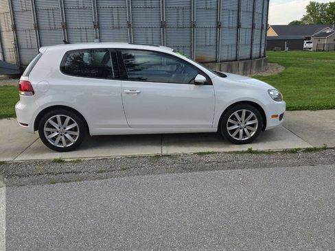 Used 2012 Volkswagen Golf 2-Door FWD image 2
