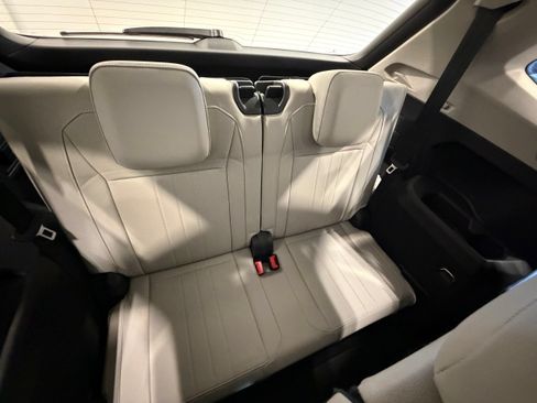 Certified 2023 Volkswagen Tiguan SE FWD image 37