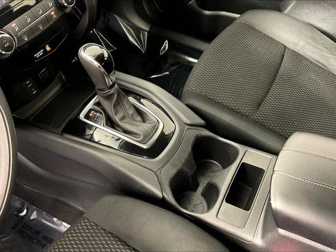 Used 2018 Nissan Rogue Sport S FWD image 17