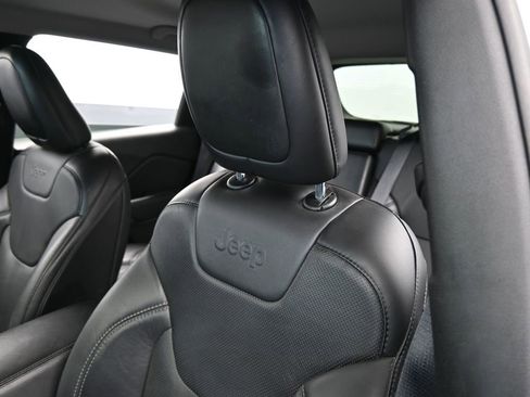 Used 2021 Jeep Cherokee Latitude Lux w/ Comfort/Convenience Group FWD image 16