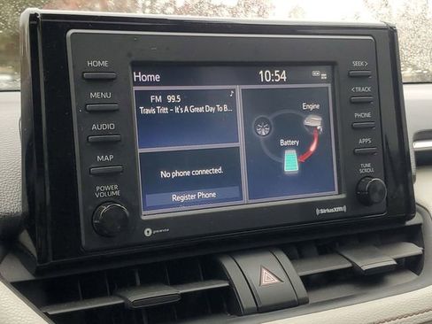 Used 2020 Toyota RAV4 XLE image 24