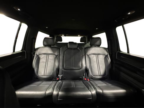 Used 2024 Jeep Wagoneer Series II w/ Flexible Seating Group AWD/4WD image 46
